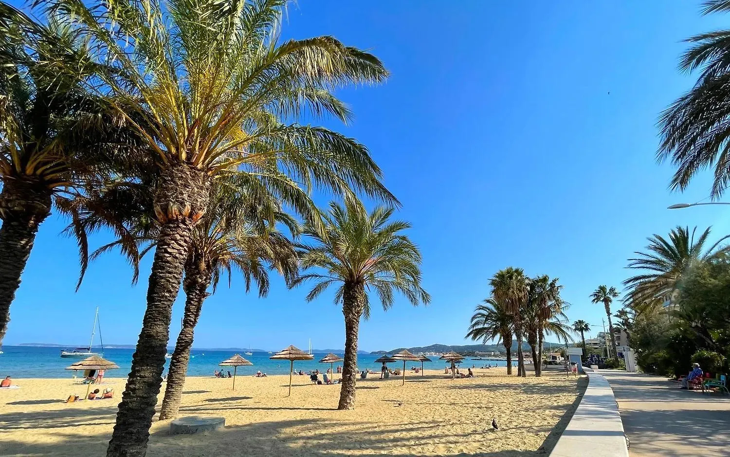 Magnifique maison de village clim vue mer 6 pers Bormes-les-Mimosas Hébergement de vacances